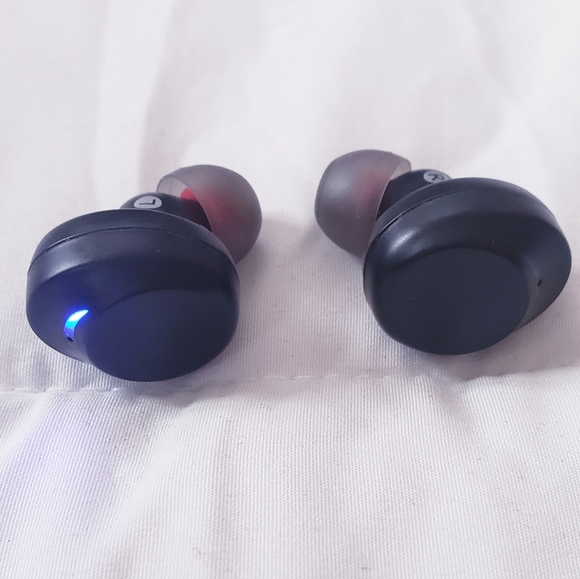 Wireless Headphones - Picture 2 of 6